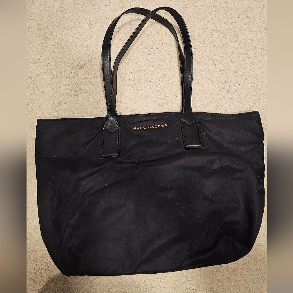 Marc Jacobs Elegant Black Tote